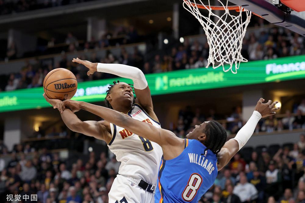 麦克尼利在 麦克尼利在